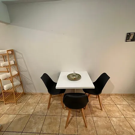 Milto's Guest house Himare