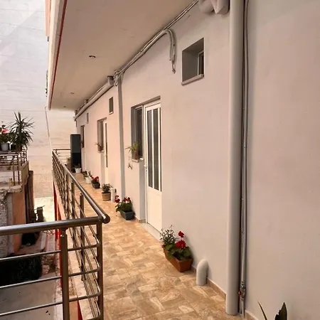 Milto's 3*