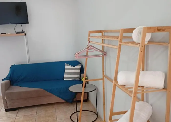 Milto's Guest house Himare