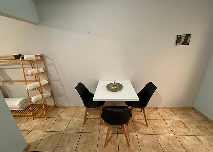 Milto's Guest house Himare